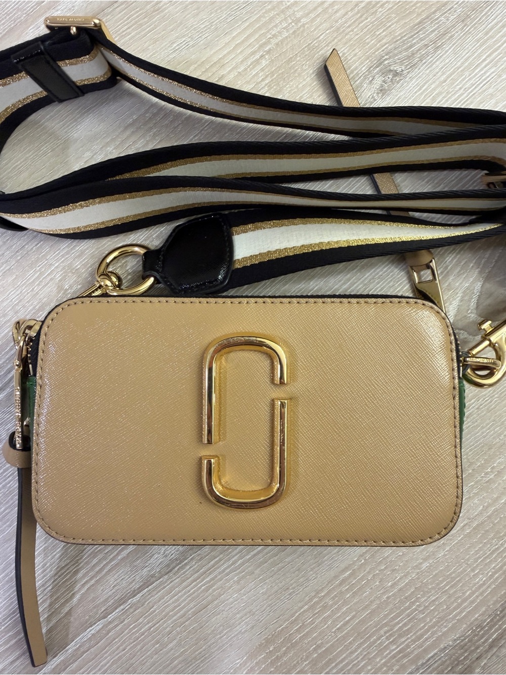 Marc Jacobs Beige and Green Leather Snapshot Crossbody with Striped Strap - Picture 2 of 8